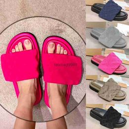 Newest POOL Pillow Comfort Slippers Men Women Smooth Calfskin Sandals Mules Letter Embossing Flat Slide Rubber Bottom Outsole Non-slip