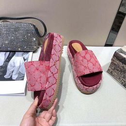 Ciabatte firmate Pantofole da donna da uomo Sandali estivi Scivolo da spiaggia Piattaforma piatta Scarpe da bagno da donna Scarpe da casa Infradito Ciabatta causale a righe 35-41