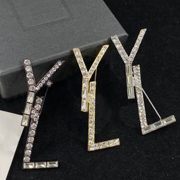 Sparkle Diamond Letter Brooches Women Rhinestone Dress Pins Ladies Crystal Designer Brooch With Tags