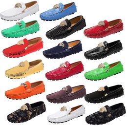 Men's luxury brogue shoes handmade metal buckle decoration Genuine Leather Men Women's shoes Tassels Gold Red Loafers Driving Shoe fashion business Dress Shoes