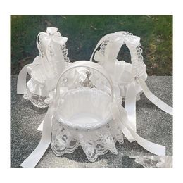 Flores decorativas coronas de flores 1pcs canasta de flores suministros de boda de boda rom￡ntico encaje blanco bowknot perla decoraci￳n de diamantes de imitaci￳n ceremo dhjyj
