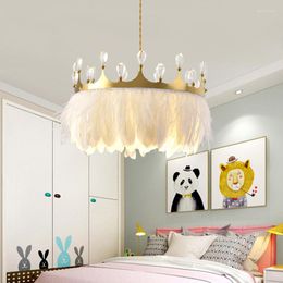 Pendant Lamps Nordic Creative Feather Chandelier LED E27 Living Room Bedroom Romantic Crown Ostrich Hair Home Warm Decoration Hanging Lamp