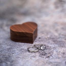Jewellery Pouches Heart Walnut Wood Ring Box Proposal Engagement Holder Wooden F3MD