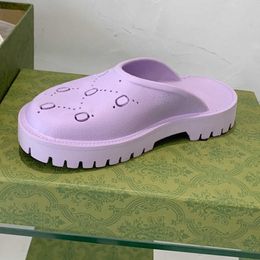 2022 sandali di lusso pantofole di marca designer donne signore piattaforma cava realizzata con materiali trasparenti moda sexy bella spiaggia soleggiata scarpe da donna pantofola NO331
