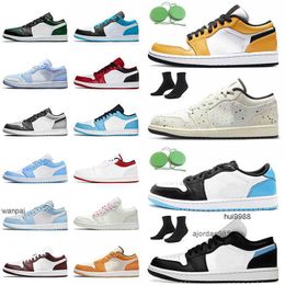 2023 Diamond 1 Low Basketballs Shoes Jumpman Men Trainers Aluminium Black Toe 1s Sneakers Women Ceramic Bronze Eclipse Reverse Bred Sports Paint JORDON JORDAB