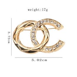 Classic Brand Luxury Desinger Pearl Brooch Famous Womens Rhinestone Double Letter Brooches Suit Pin Fashion Jewelry Clothing Decoration Accessories Gift