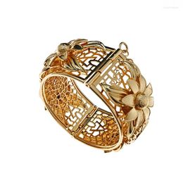 Bangle Luxurious Oversized Gold Plated Bracelet Arabian Ladies Wedding Jewelry Metal Floral Robe Cuff Open Bridal Gift