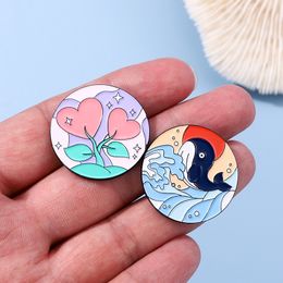 Cute Brooches Pin for Women Kids Fahsion Jewellery Ocean Dolphin Shirt Coat Dress Bag Decor Metal Enamel Pin Accessories