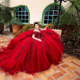 2023 Dark Red Quinceanera Dresses Lace Applique Beaded Tulle Off The Shoulder Ruffles Sweep Train Sweet 16 Birthday Party Prom Ball Formal Evening Vestidos 403 403