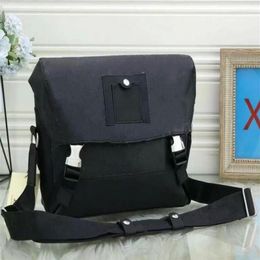 2021 men shouder Classic fashion men messenger bags cross body bag school bookbag should with dust bag 36cm2826
