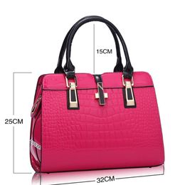 Fashion womens bag outdoor leisure all-match patent leather lady totes bags crocodile pattern high capacity handbag218I