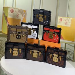 Luxurys Designers Bag Women Petite Malle Handbags Smooth Calfskin Trim Lady Shoulder Bags Purse Party Mini Handbags Brand Bag with1811