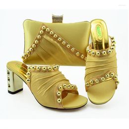 Scarpe eleganti da donna nigeriane abbinate a scarpe e borsa con materiale satinato e PU con borse per le donne in festa da abbinare