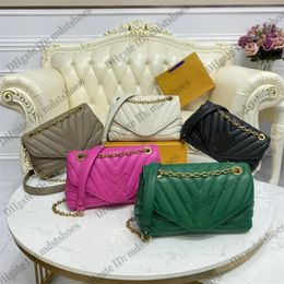 NEW Wave Chain Bag Vintage Handbag Designer Women Luxurys Shoulder Purse Clutch Bags Crossbody Cowhide Leather Black M58552204t