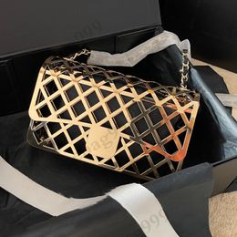 23Ss Metall Hohle Abendessen Designer-Taschen mit schwarzem Lammfell Münzen Geldbörse Hardware-Kette Goldkaro Schulter-Crossbody-Geldbörsen Französische Damen-Luxushandtaschen 20 cm