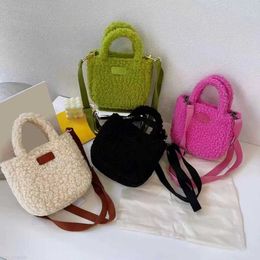 Sac d'embrayage rétro mini Ugg Luxury 2023 New Sweet Adeline Sherpa Fashion Handbag Designer Malibel Bag Socialite Temperament Handsbags Top