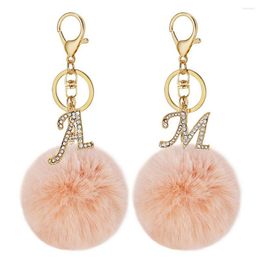 Keychains 26 Letter Rhinestone Alloy Keychain Charm Girls Pink Pompom Key Ring Car Holder Women Bag Ornaments Accessoreis Gift