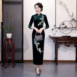 Ethnic Clothing Gold Velvet Long Cheongsam Three Quarter Sleeve Embroidery Dress Retro Improved Ladies Qipao Chinese Sexy Split Fork