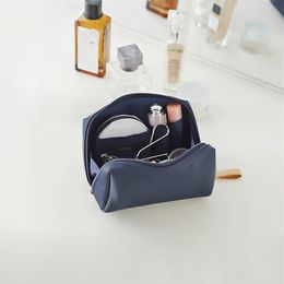 travel portable simple makeup bag small handbag waterproof minibag korean wash bag storage bag212v