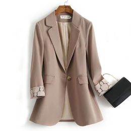 ウィンターコートコートデザイナーレディーススーツレトロファッション女性のソリッドカラーシリーズプロのジャケットA粒ボタンスリムフィット特大の女性用服
