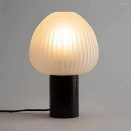 Table Lamps Nordic Modern Bedside Lamp Minimalistic LED Bedroom Living Room Desk Decorative Lights Creative Arts Reading Glass