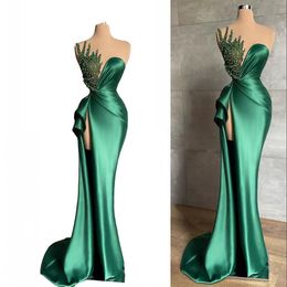 2023 Sexy Women Prom Dresses Evening Wear Jewel Neck Illusion Crystal Beads Lace Arabic Dubai Ladies Dark Green Side Split Ruffles Party Formal Gowns