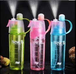 600ML Spray Sports Water Bottle Portable Outdoor Sport Water Kettle Anti-Leak Drinking Cup with Mist camping plastic bottle FY4135 SS1101