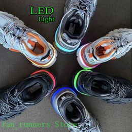 Tasarımcı Sıradan Ayakkabı Tracks 3.0 Led Işık Eğitmenleri Track Ayakkabıları Kadınlar Erkek Sneaker Lighted Gomma Deri Trainer Led