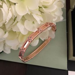 Classic New Van Clover bracelet For Women 18K Gold Plated Full Four Leaf Perlee Sweet Clover Flower Cuff Valentine Party Gift with box