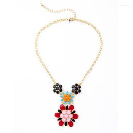 Pendant Necklaces Ethnic Spike Red Flower Fancy Necklace For Women Gold Colour Noble Pendants Bib Long Chic Brand