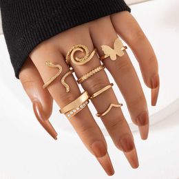 New Simple Pearl Alloy Butterfly Snake Ring Geometric Animal Zodiac Seven Piece Ring Set