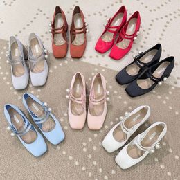 Abendschuhe, quadratische Zehenpartie, Mary Jane-Absätze aus Satin und Seide, PU-Schuhe, Braut-Sandalen mit klobigem Absatz, Luxus-Designer-Schuhe für Damen, Schwarz, Weiß, Rosa, Rot, Party- und Hochzeitsschuhe