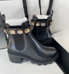 2023 Designer-Stiefel, Wintermode, Damen-Stiefeletten, kristallverzierter Gürtel, schwarzer Kalbslederstiefel, bestickter Bienenstern, klobige Kampfsohlen, Stiefeletten, EU 35–40