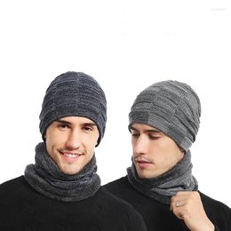 Berets Men's Winter Warm Scarf Knitted Hat European American Neck Sleeve Plus Fleece Cold Protection Suit Thickened
