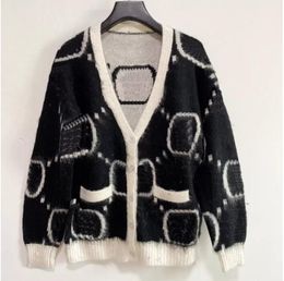 Womens Knits Sweaters Hoodies Stylist Luxury brand 22GG Knit Long sleeved sweater cardigan coat