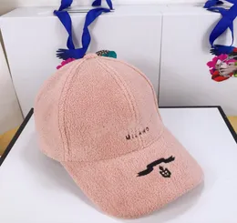 Fashion Designer retro baseball cap lamb hair warm alphabet embroidered cap outdoor hats for men