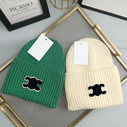 Fashion Winter Knitted Hats Designers For Women 11 Colors Outdoors Keep Warm Cap Luxurys Fitted Diamond Cat Ears Hat Christmas Gifts22110407