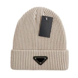 Fashion Designer Mens Beanie Winter Hat Solid Colour Letter Outdoor Woman Beanies Bonnet Man Head Warm Cashmere Knitted Skull Cap Trucker Fitted Hats F-3