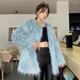 Casa de peles feminina Mulher de comprimento médio 2022 Autumn Winter Jacket feminino imitação de guaxinim tecido de moda jovem sobretudo
