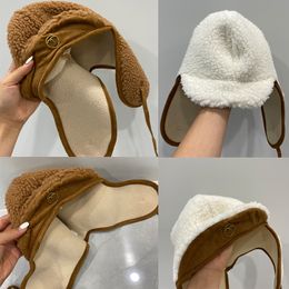 fashion Brand designer Beanie cappello invernale donna colore puro protezione per le orecchie caldo coniglio lavorato a maglia peluche Leifeng cappello all'aperto cappello beanie teschio neve all'ingrosso