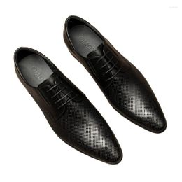 Dress Shoes Formal Shoe Man English Pointed Breathable Perforated Vamp Cowhide Lacing Oxfords Derby