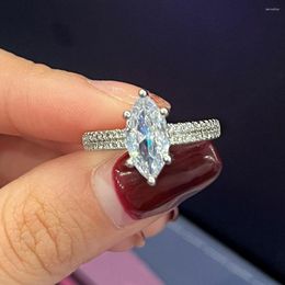 Wedding Rings Huitan Fashion Finger Accessories Women's Ring With Crystal Marquise Cubic Zirconia Modern Design 2022 Bands Jewelry