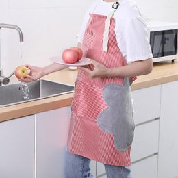 Aprons Kitchen Apron Waterproof Anti Oil Adjustable Buckle Side Wipes Big Pocket For Cooking Home Clean Tool Accessories