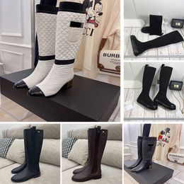 Botas altas hasta el muslo de lujo de diseñador para mujer, botas de nieve de invierno, zapatos impermeables de cabeza redonda de cuero de goma para exteriores