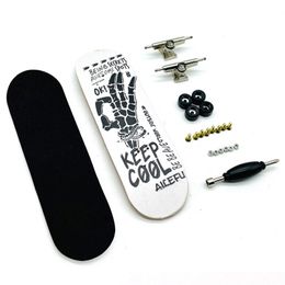 Finger Toys 32mm fingerboard SkateBoard Wooden board Toy Professional Stents Skate Set Novelty Children Christmas Gift 221105