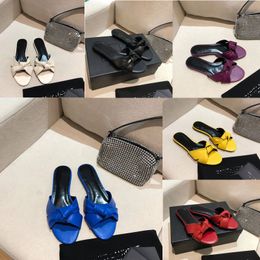 2023 Designer Women Pure Colour butterfly Slides slippers sexy leather outdoor Red yellow blue purple black flat heeled Sandals shallow mouth slipper shoes size 35-40