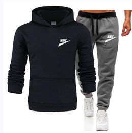 Abbigliamento sportivo da uomo in tinta unita Tute Giacca da uomo autunnale Pantaloni Tuta Felpa Set maschile casual