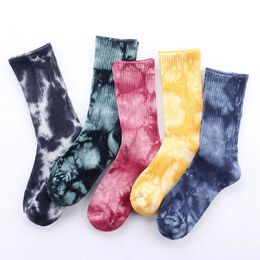 Socks Hosiery Unisex 2022 New Fashion Autumn Men Cotton Funny Tie-Dyed Crew Couples Middle Tube Breathable Casual Women T221102