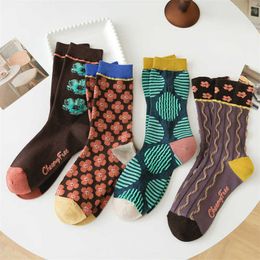 Socks Hosiery Fashion For Women New Autumn Retro Flower Harajuku Casual Crew Female Breathable Cotton Funny High Quality T221102