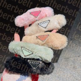 Fur Hair Clips Womens Plush Barrettes Fashion Brand Barrette Letter Triangle Badage Hair Accessories